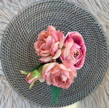 Load image into Gallery viewer, Silk Flowers
